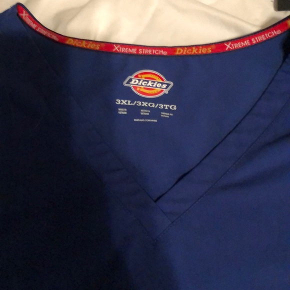 Scrub top - Picture 2 of 3